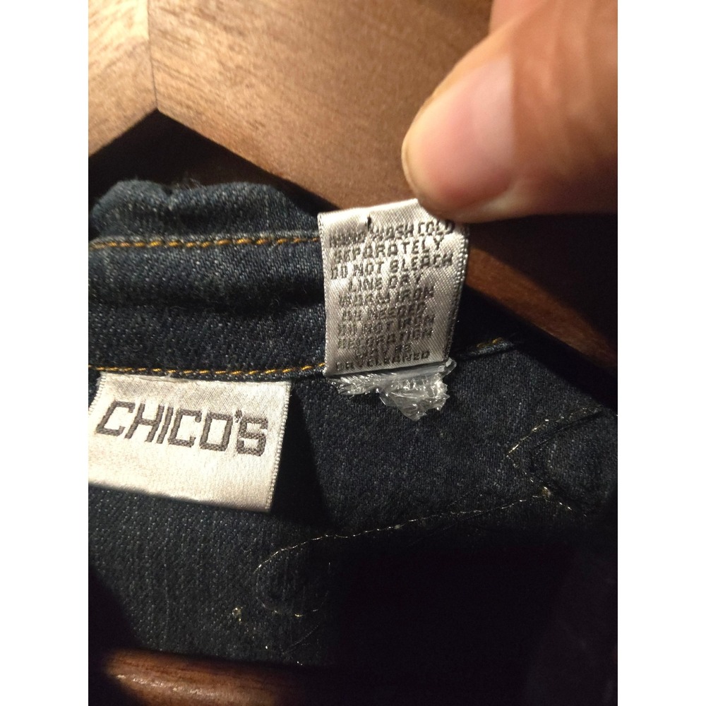 Chico's Women's Blue Denim Beaded Sequin Embroidered Jacket Dark Wash Size 0 S - Picture 4 of 8